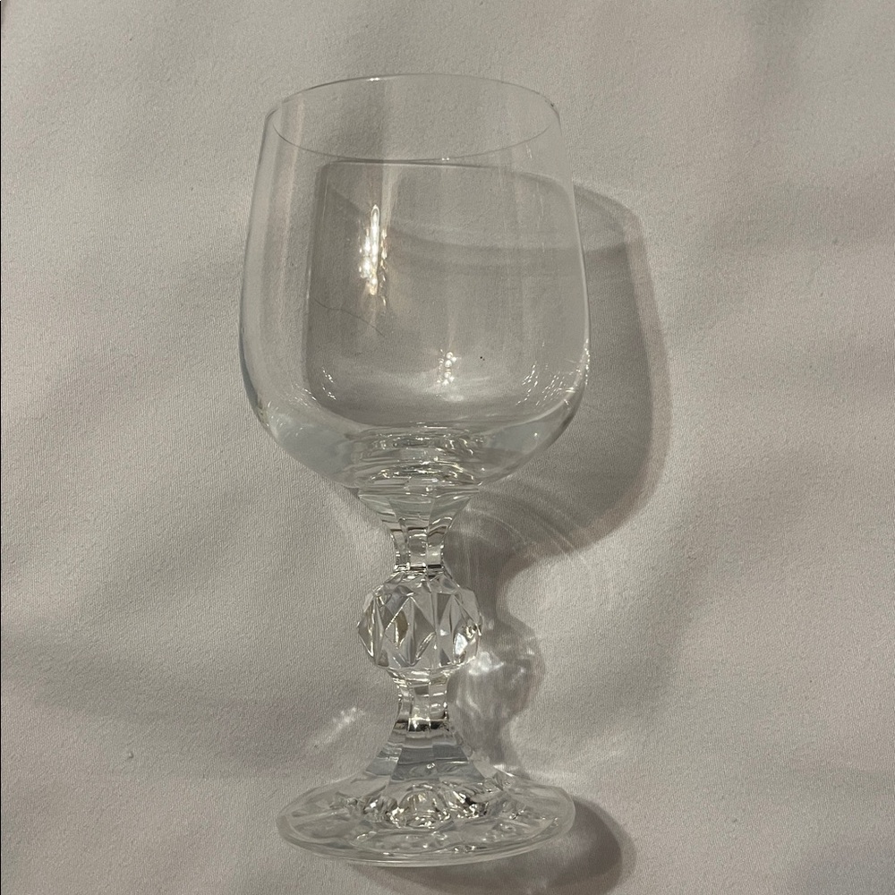 Elegant Crystal Wine Glass Set - Bohemian ? - Picture 2 of 2